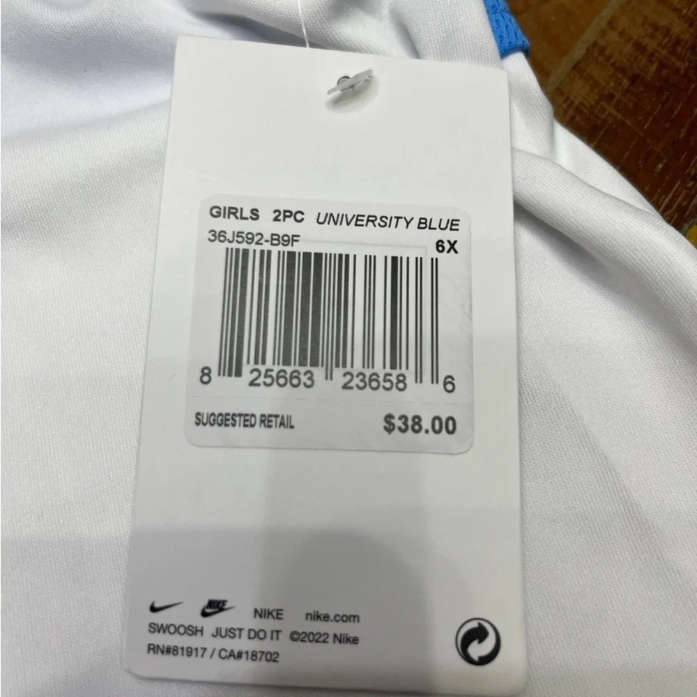 NWT Nike Girls 2 Piece Shorts Set - Picture 4 of 7